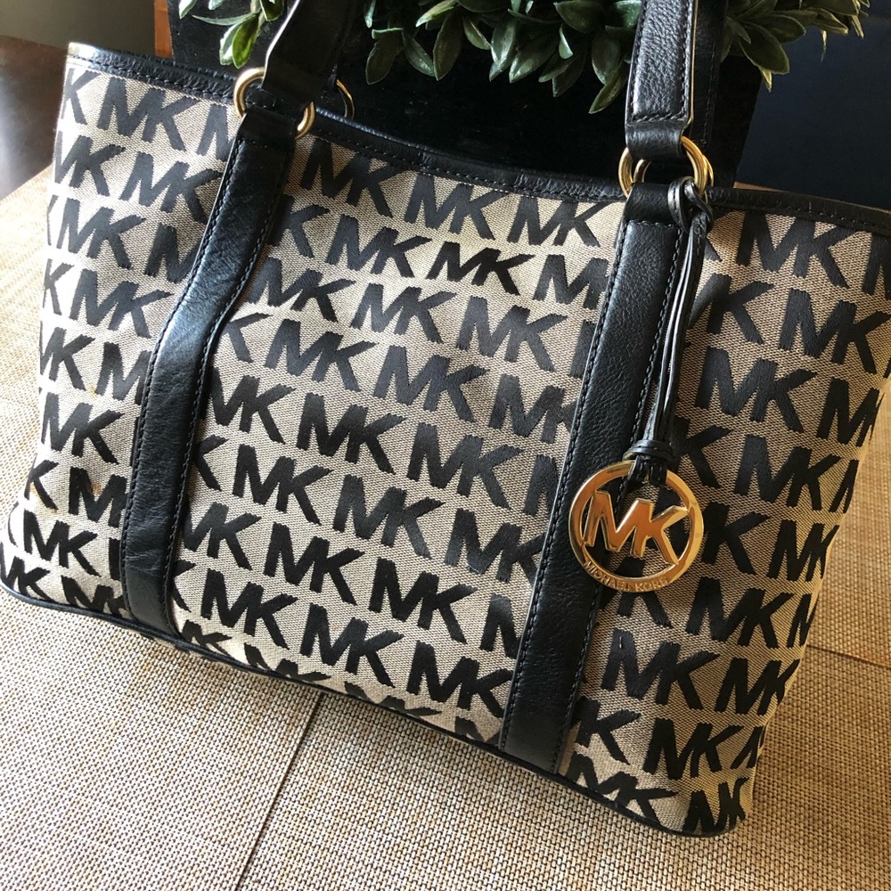 Michael Kors purse
